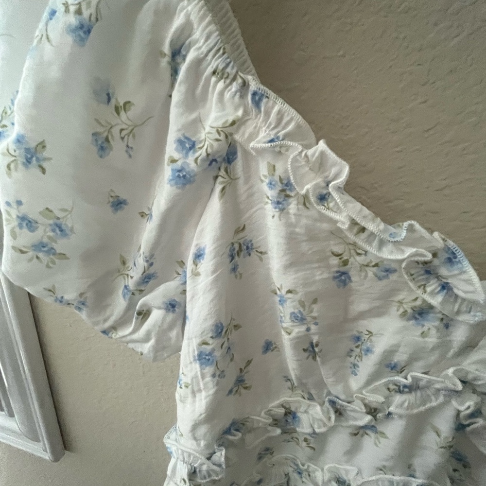 Altar'd State White Floral Blouse - Picture 4 of 9